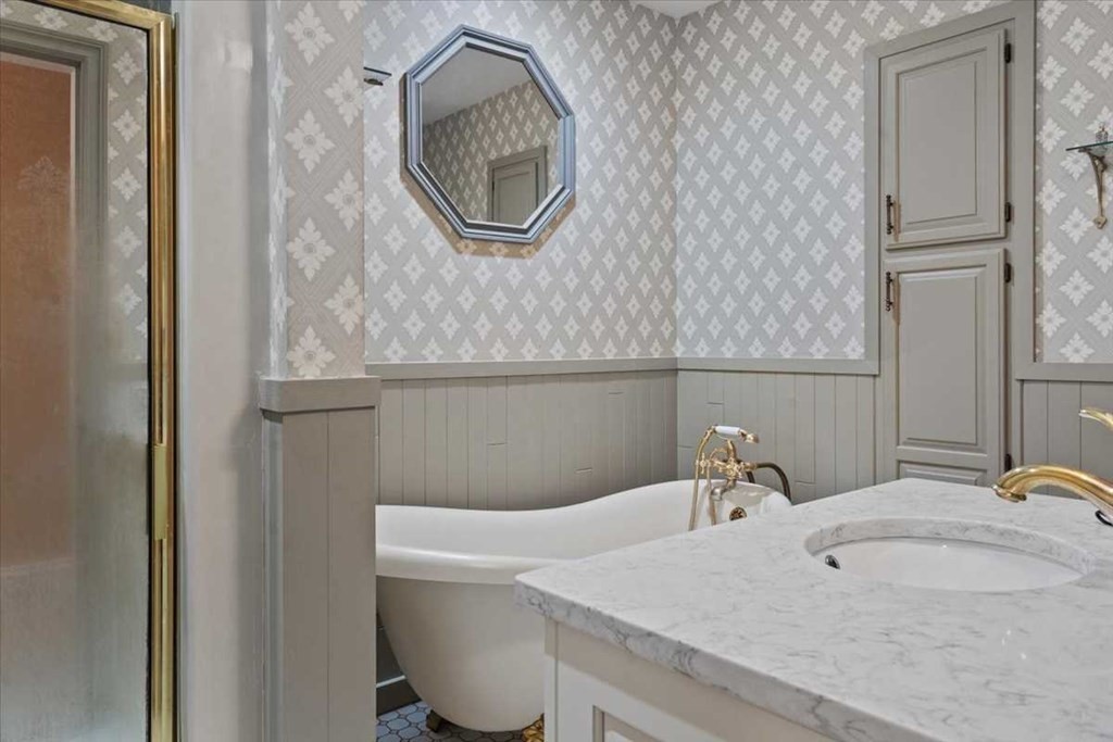 18 Robertson Road Worcester, MA 01602 - Photo 32 of 42 Gallery Image 32