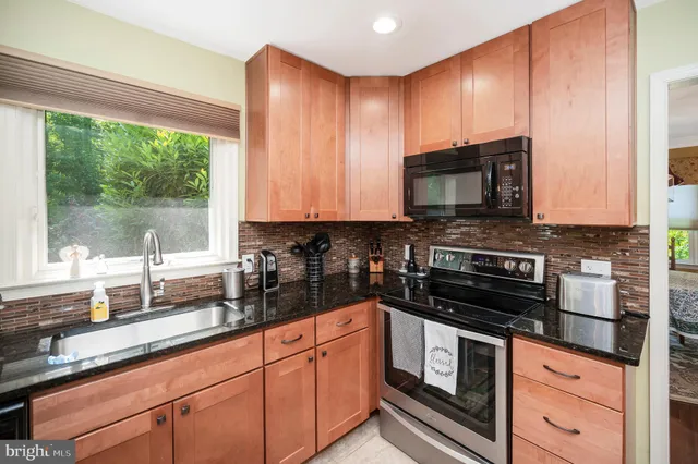 $579,900 | 10415 Shaw Drive, Spotsylvania, VA 22553