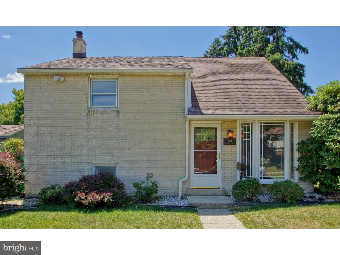 908 Scotia Road Philadelphia, PA 19128 - Photo 3 of 18 a view of a house with a garden