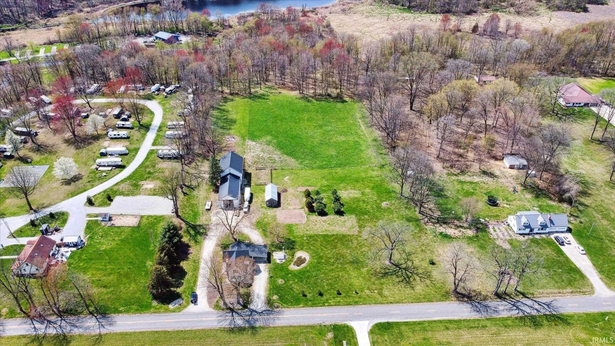 65639 Maple Road Lakeville, IN 46536 - Photo 3 of 35