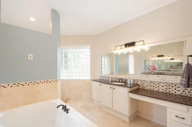 $6,500 | 11430 Northwest 18th Street, Plantation, FL 33323