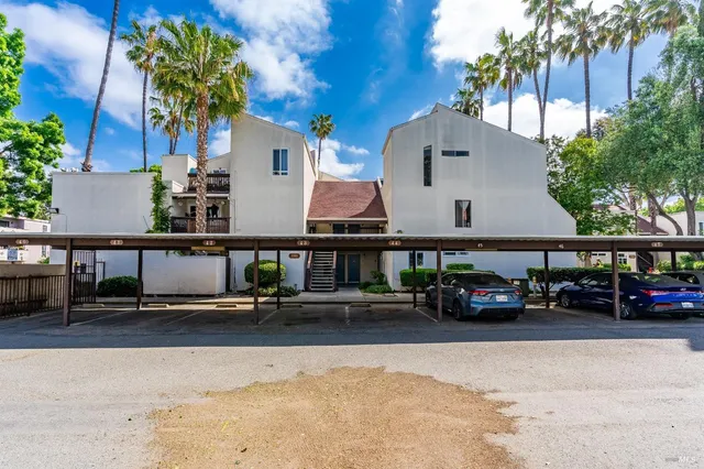 $240,000 | 2100 Laguna Circle, Unit D, Concord, CA 94520