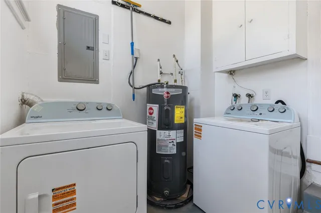 a view of back yard of the house