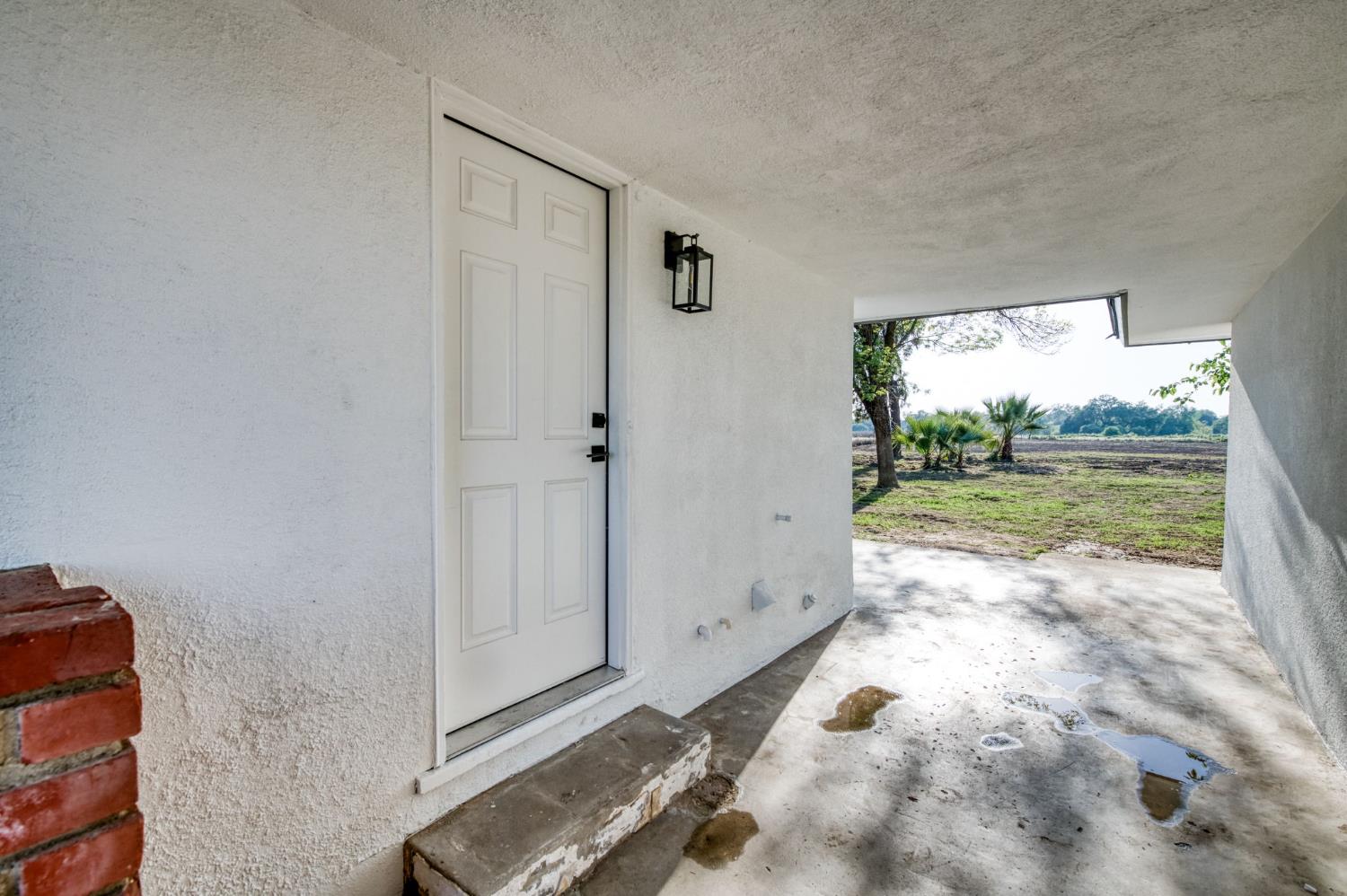 545 North Rio Vista Avenue Sanger, CA 93657 - Photo 22 of 46 a view of ocean from window