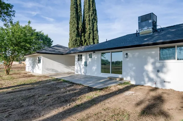 $699,950 | 545 North Rio Vista Avenue, Sanger, CA 93657