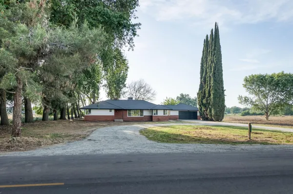 $699,950 | 545 North Rio Vista Avenue, Sanger, CA 93657