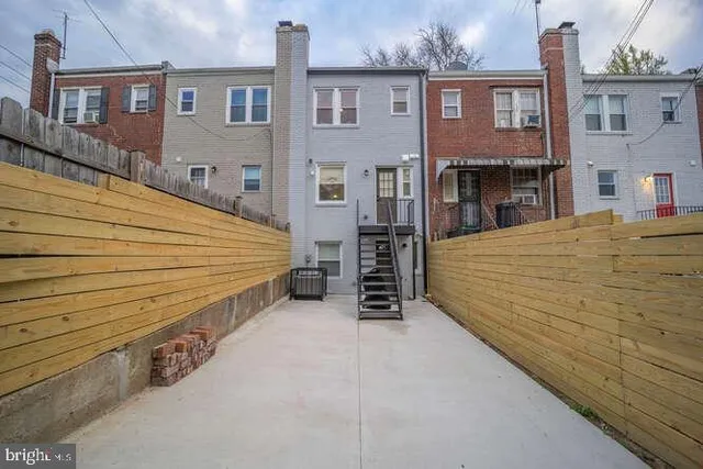 $490,000 | 1632 Ridge Place Southeast, Washington, DC 20020