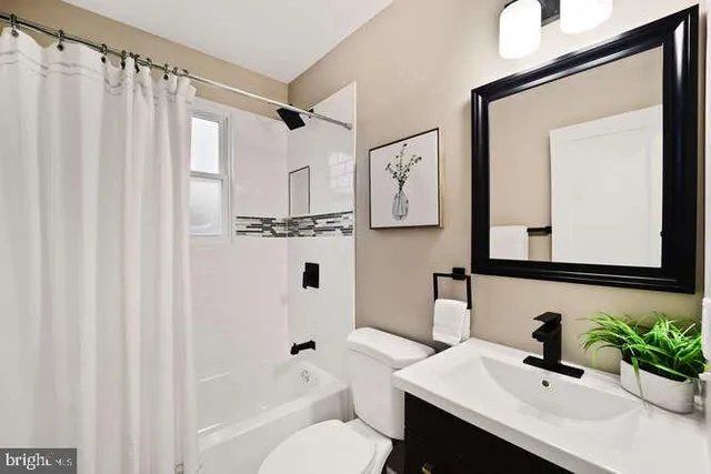 $490,000 | 1632 Ridge Place Southeast, Washington, DC 20020