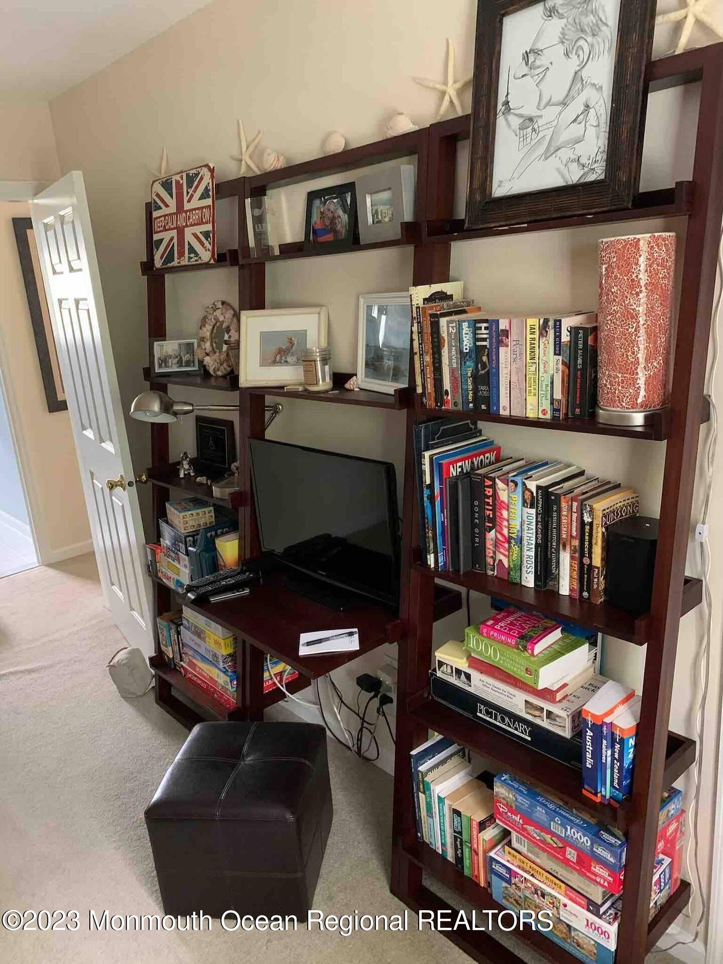 711 Mt Place Point Pleasant, NJ 08742 - Photo 8 of 36 Liv1