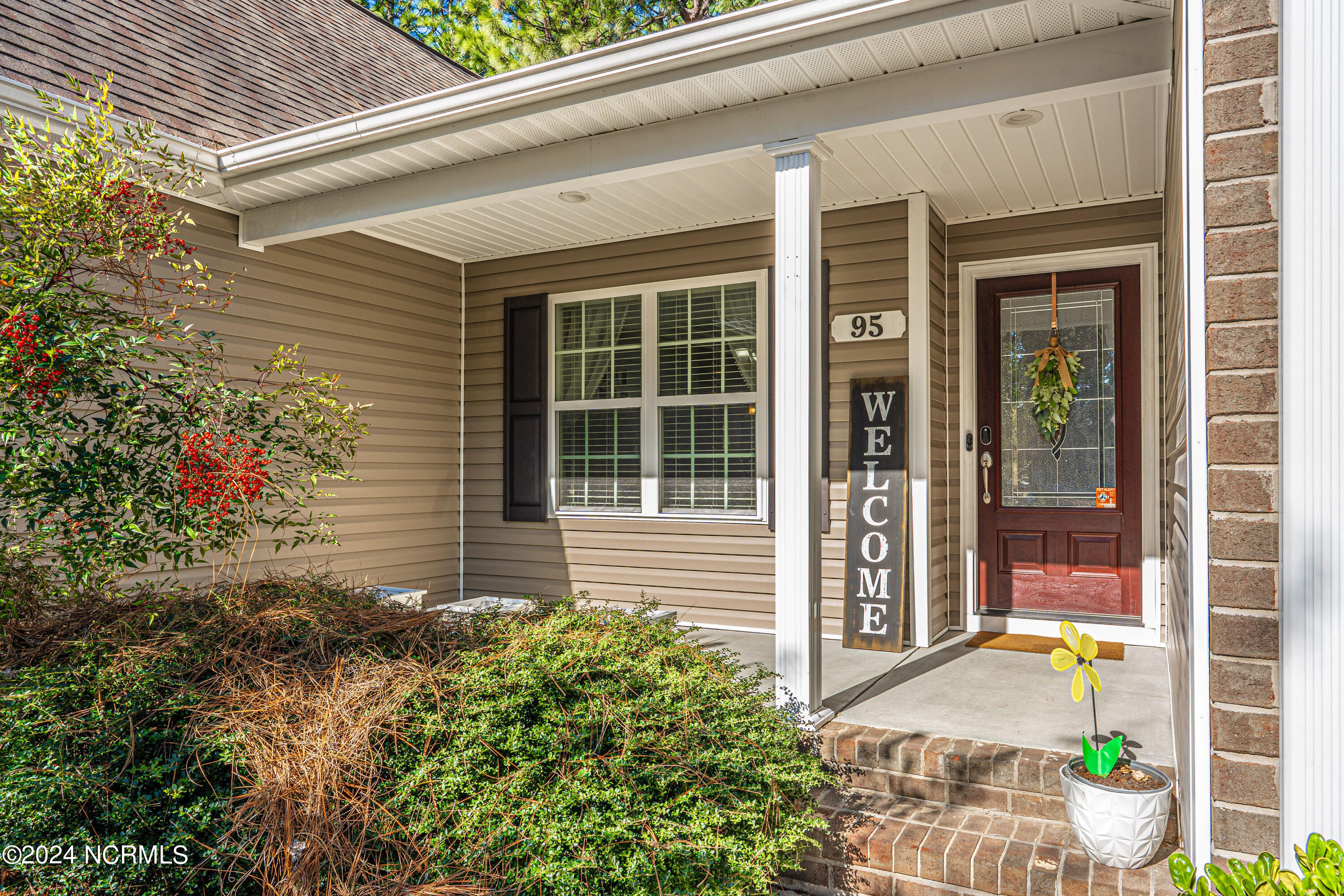 95 Rutledge Lane Pinehurst, NC 28374 - Photo 4 of 35 Rocking chair front porch