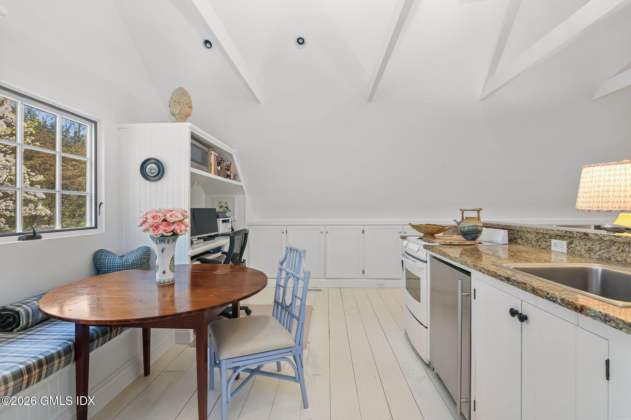27 Locust Road Greenwich, CT 06831 - Photo 33 of 39 16-web-or-mls-27-locust-rd