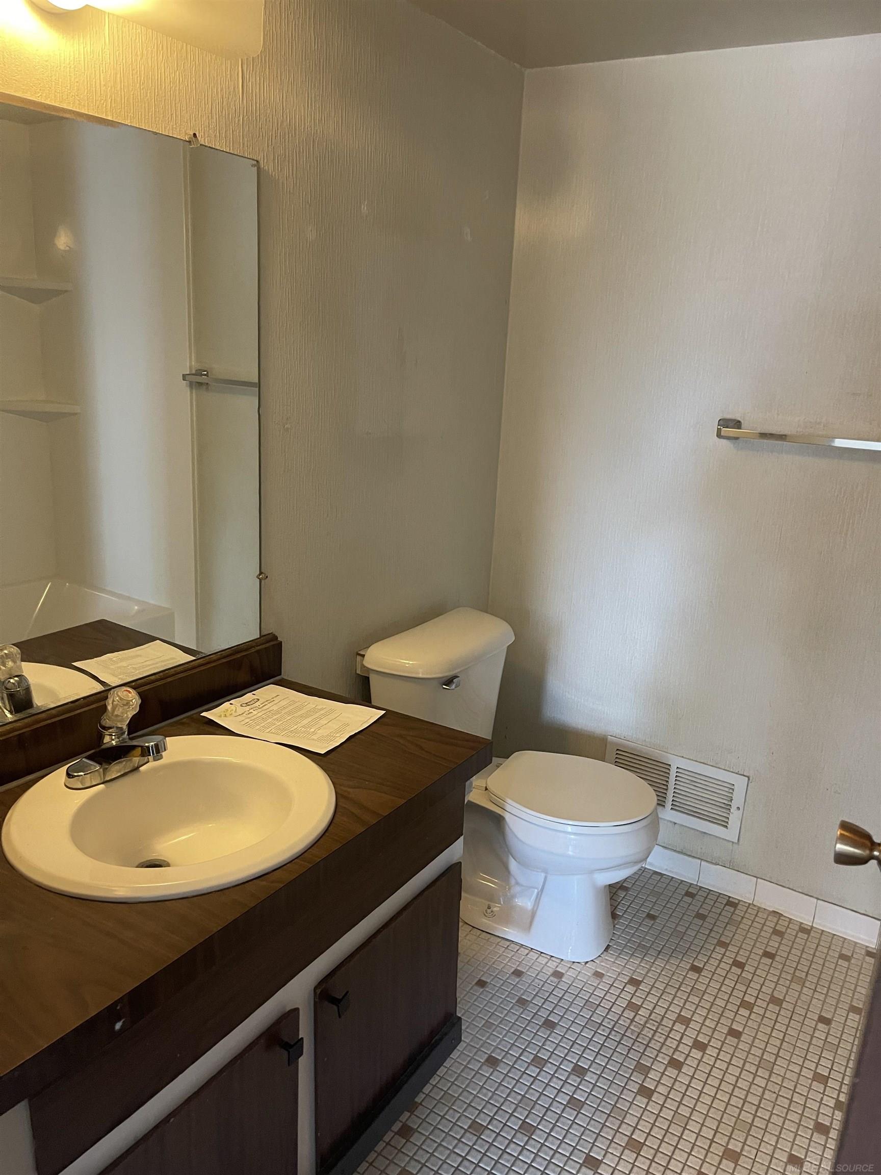 29313 Hayes Road, Unit G10 Warren, MI 48088 - Photo 9 of 13