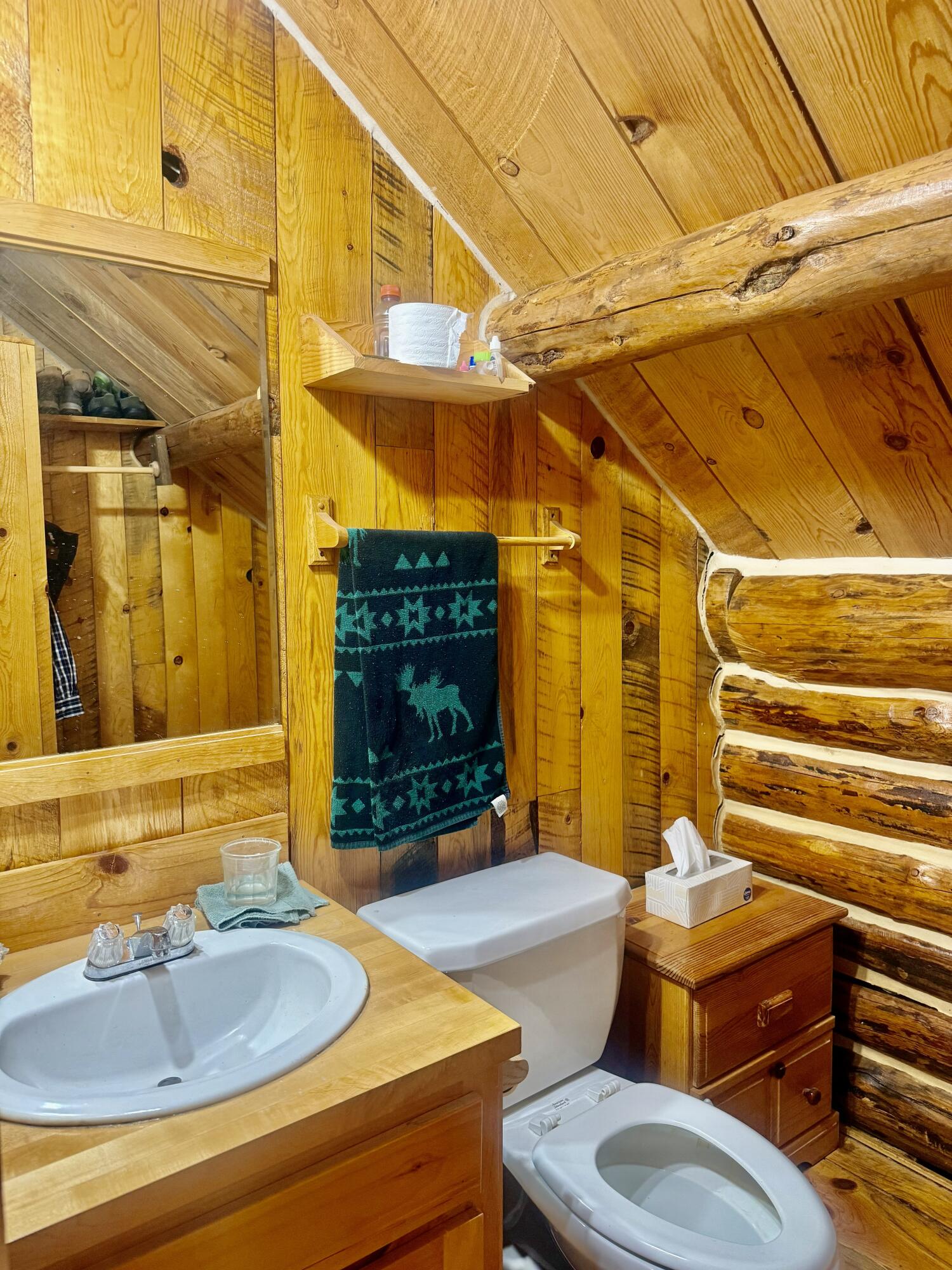 4299 North Fork Road Mackay, ID 83251 - Photo 19 of 27 Upstairs bedroom