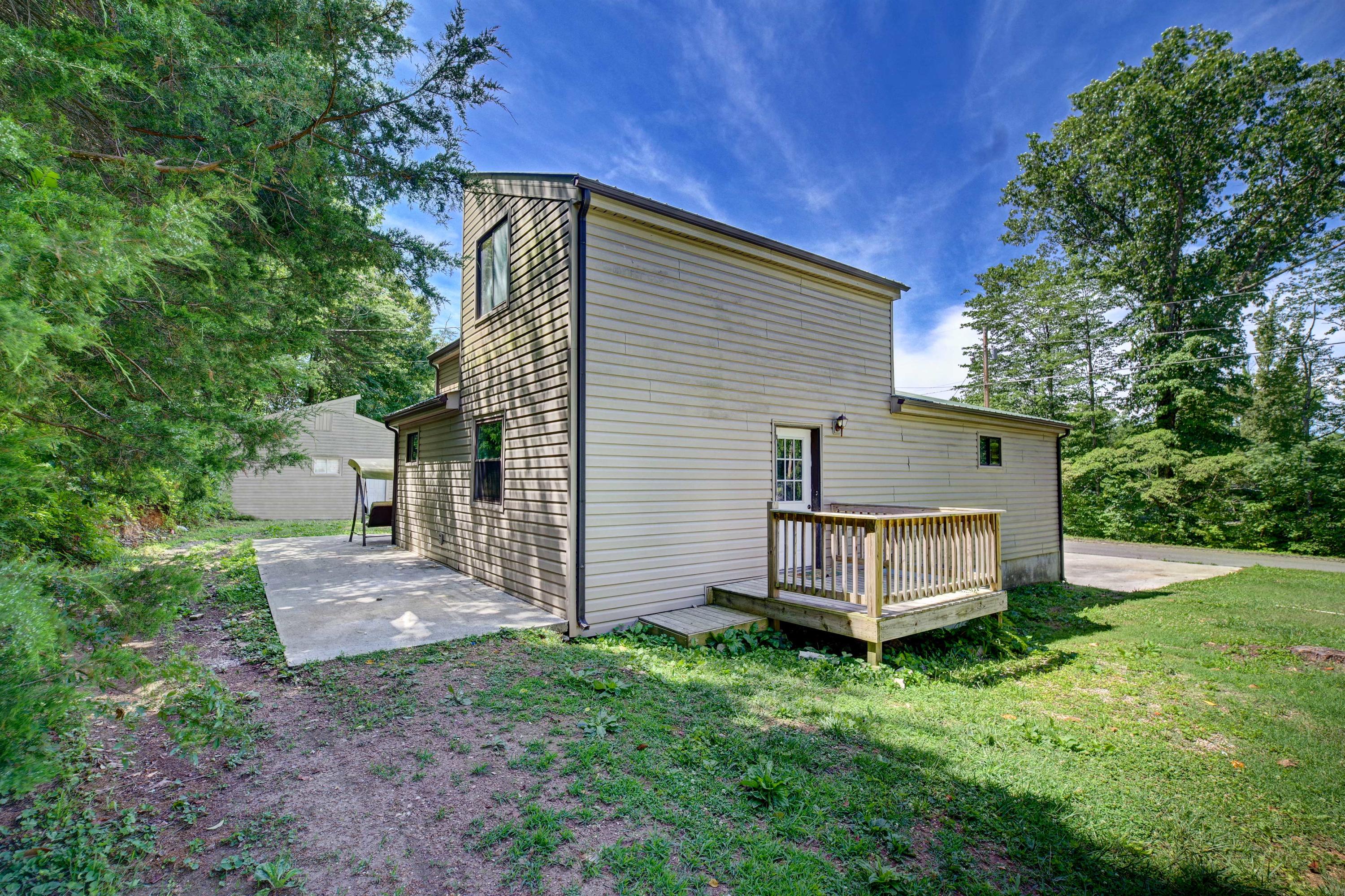 107 Gladwood Road Clinton, TN 37716 - Photo 2 of 17 Back_Exterior_1
