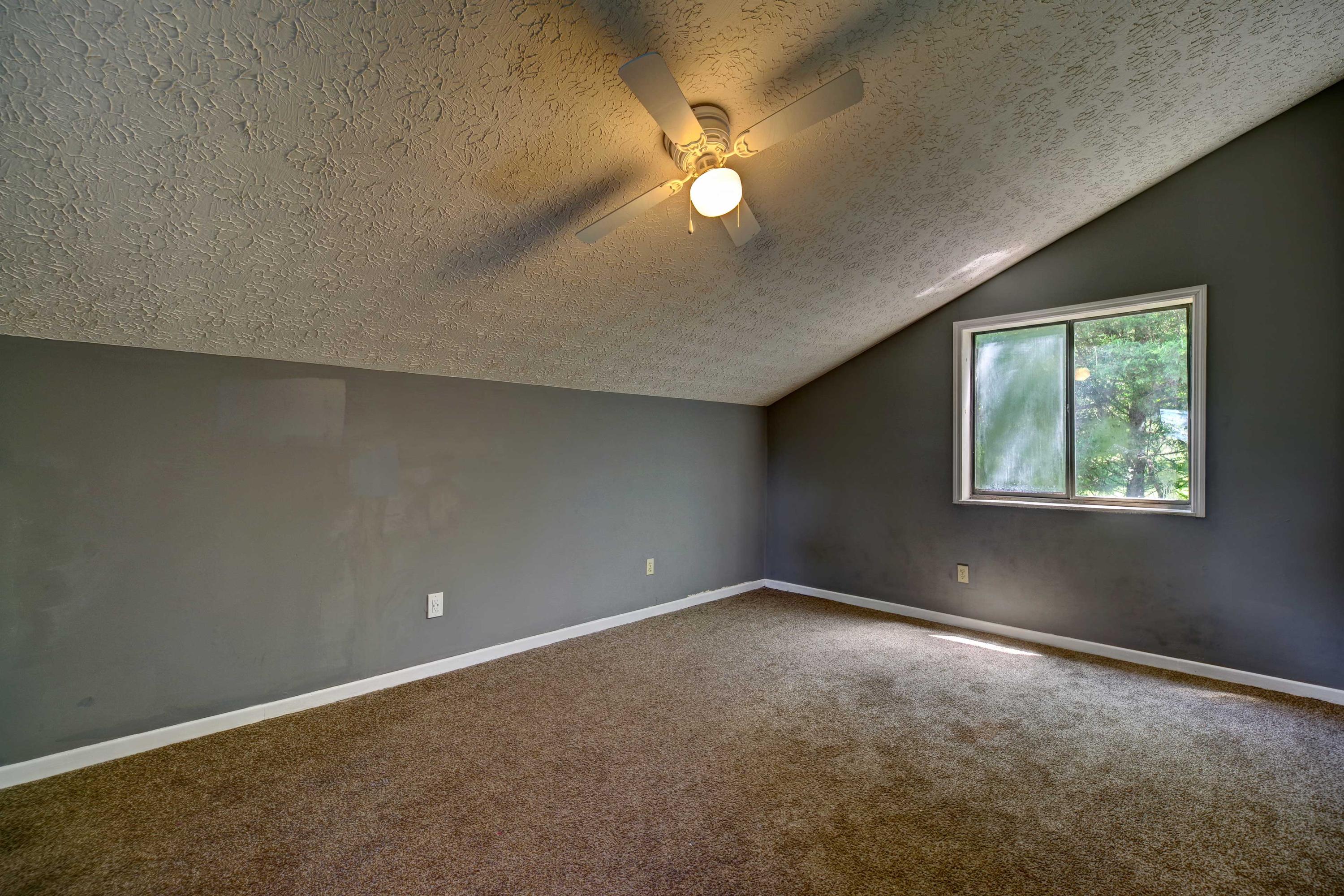 107 Gladwood Road Clinton, TN 37716 - Photo 11 of 17 Bedroom_1_1