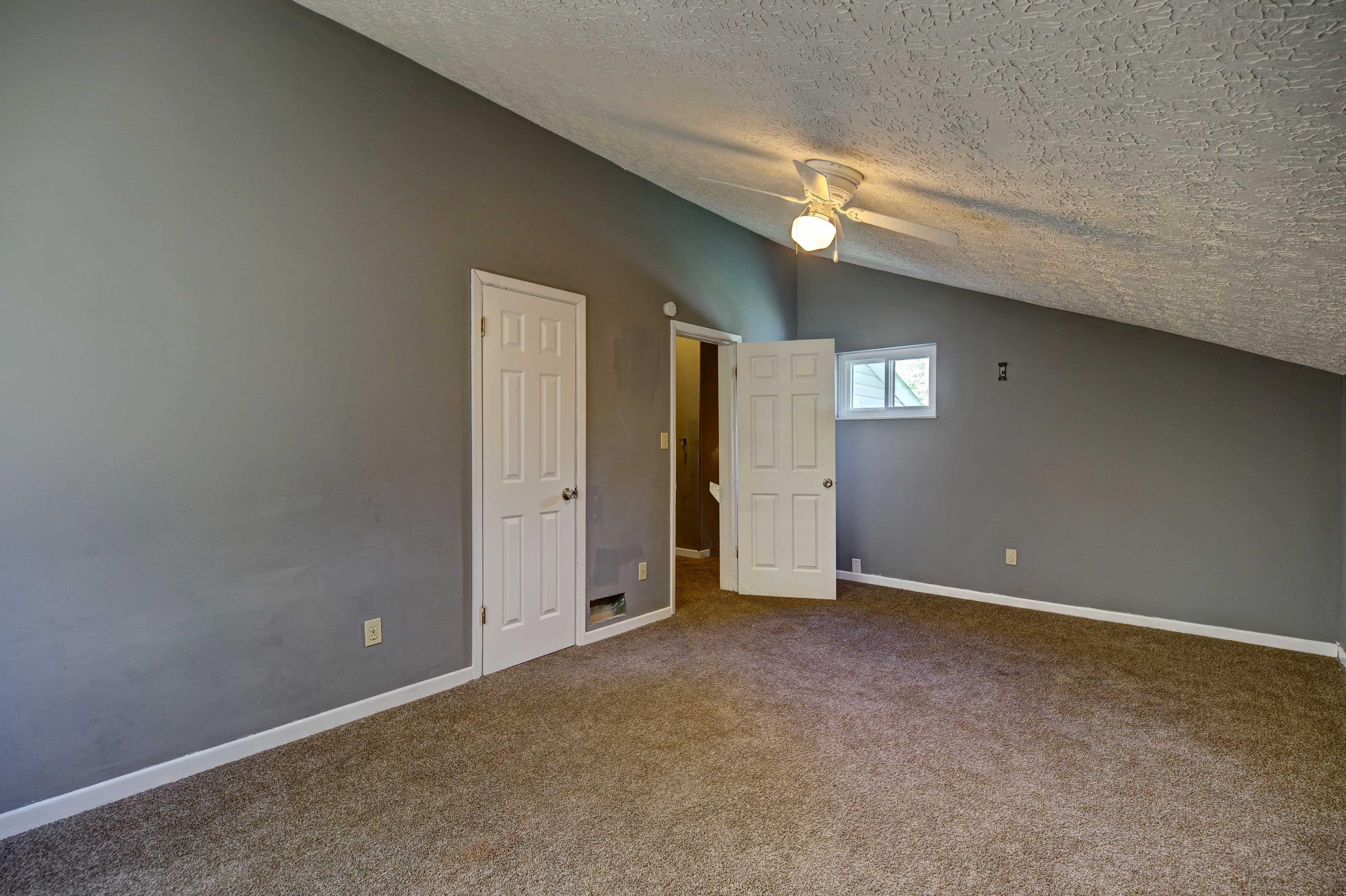 107 Gladwood Road Clinton, TN 37716 - Photo 12 of 17 Bedroom_1_2