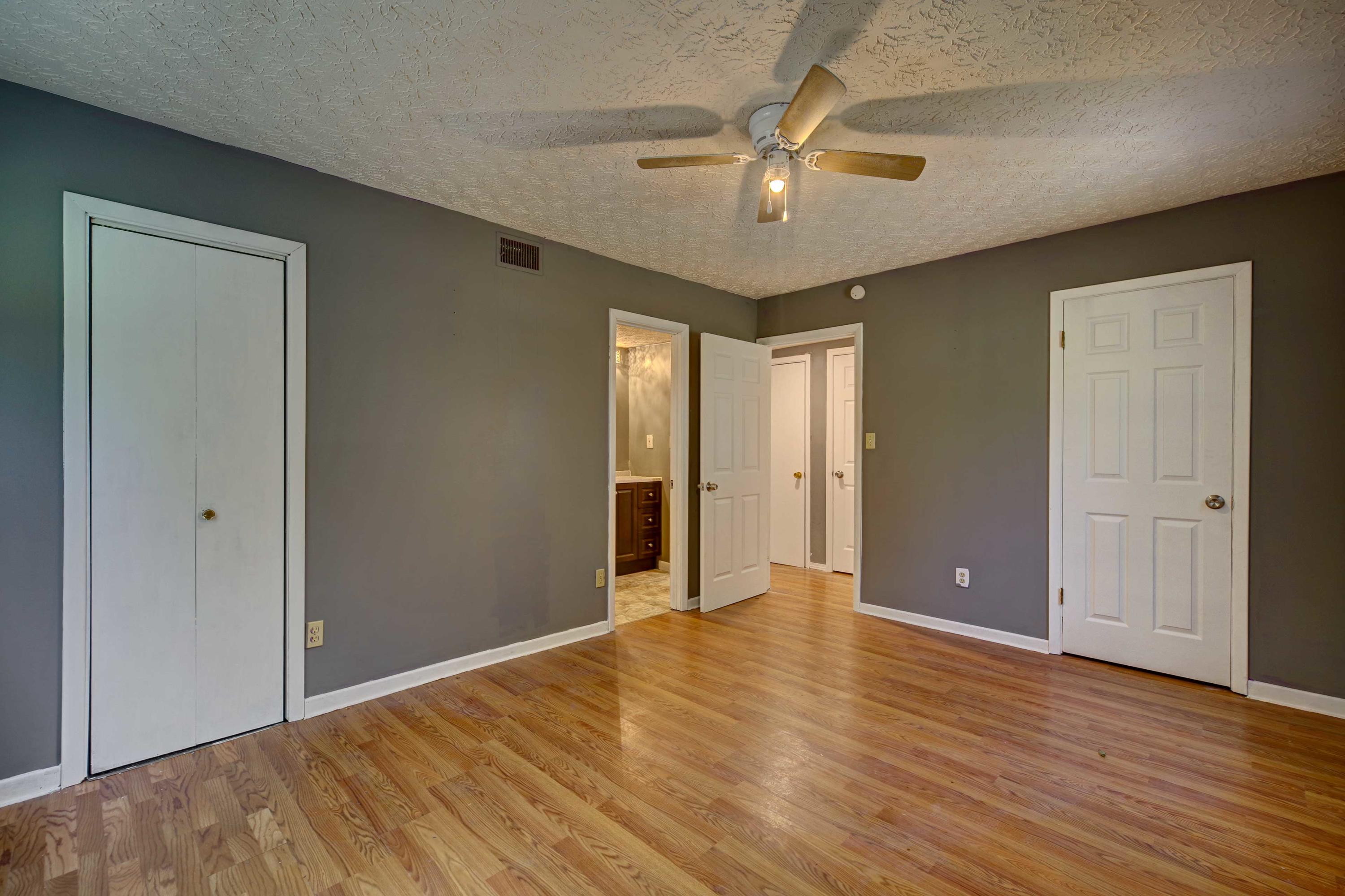 107 Gladwood Road Clinton, TN 37716 - Photo 15 of 17 Family Room_2