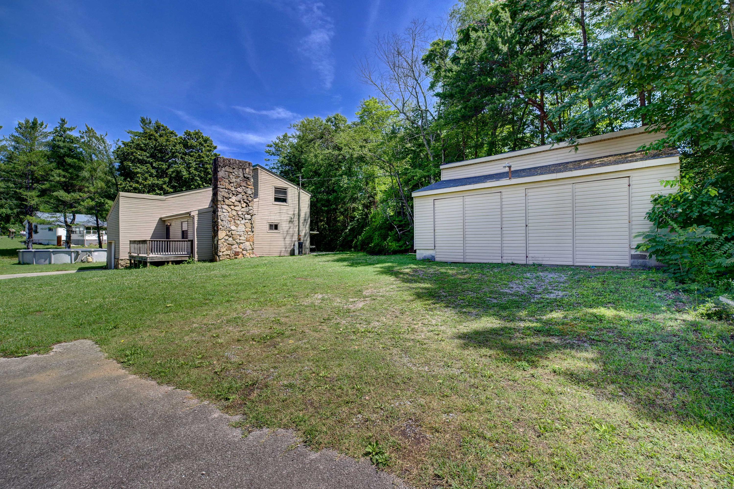 107 Gladwood Road Clinton, TN 37716 - Photo 16 of 17 Front_Exterior_4