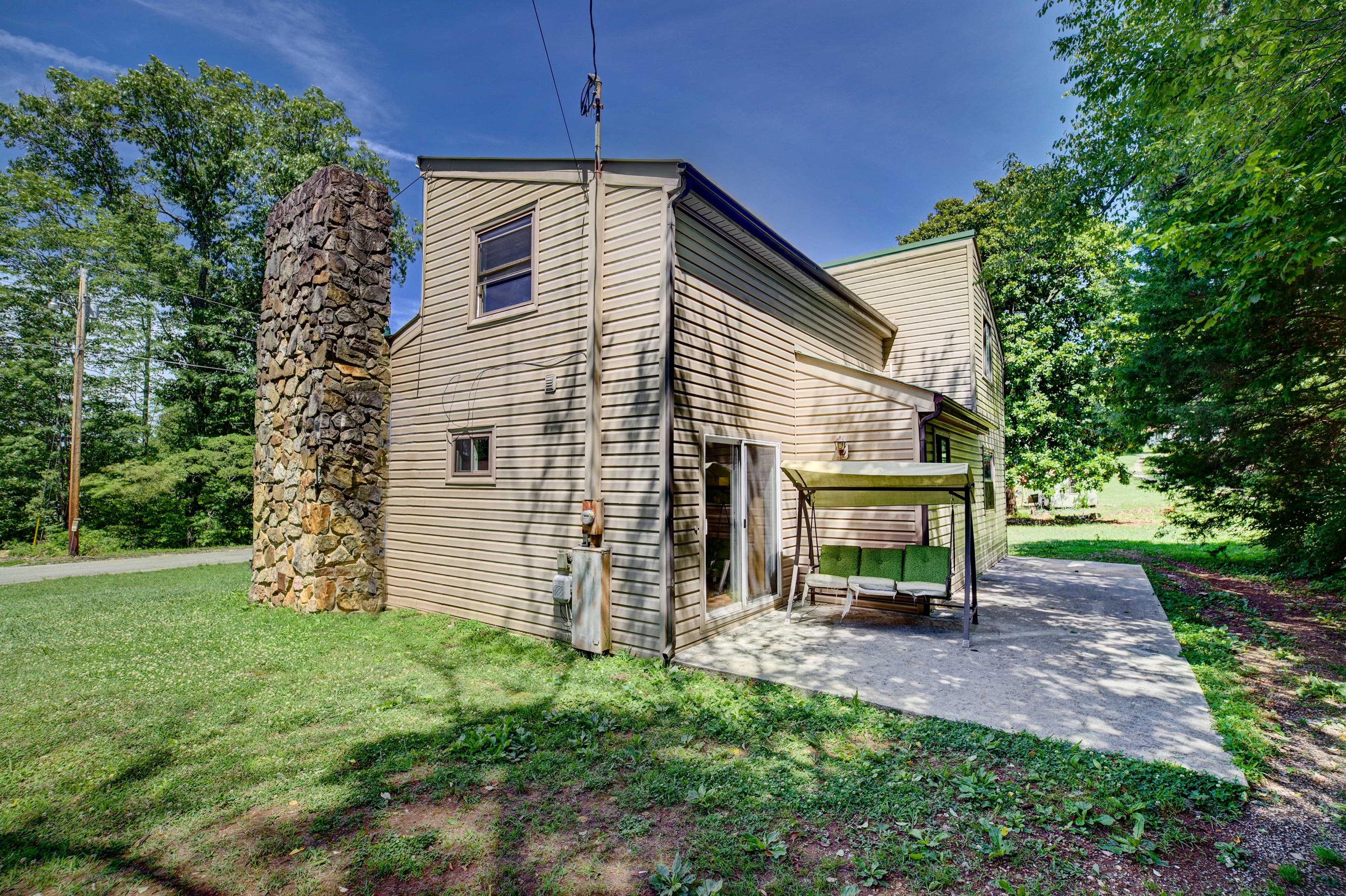 107 Gladwood Road Clinton, TN 37716 - Photo 3 of 17 Back_Exterior_2