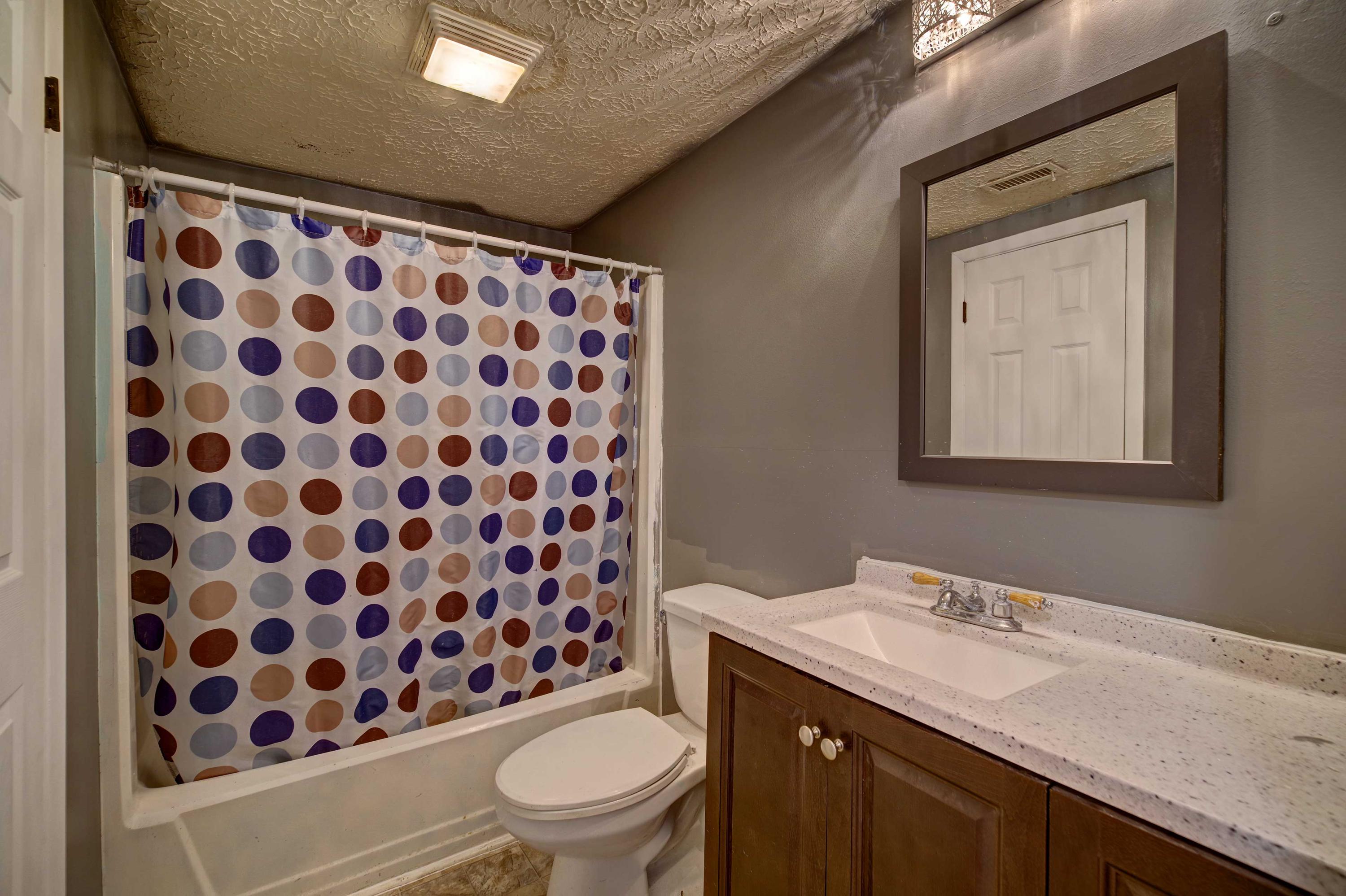 107 Gladwood Road Clinton, TN 37716 - Photo 9 of 17 Bathroom_1