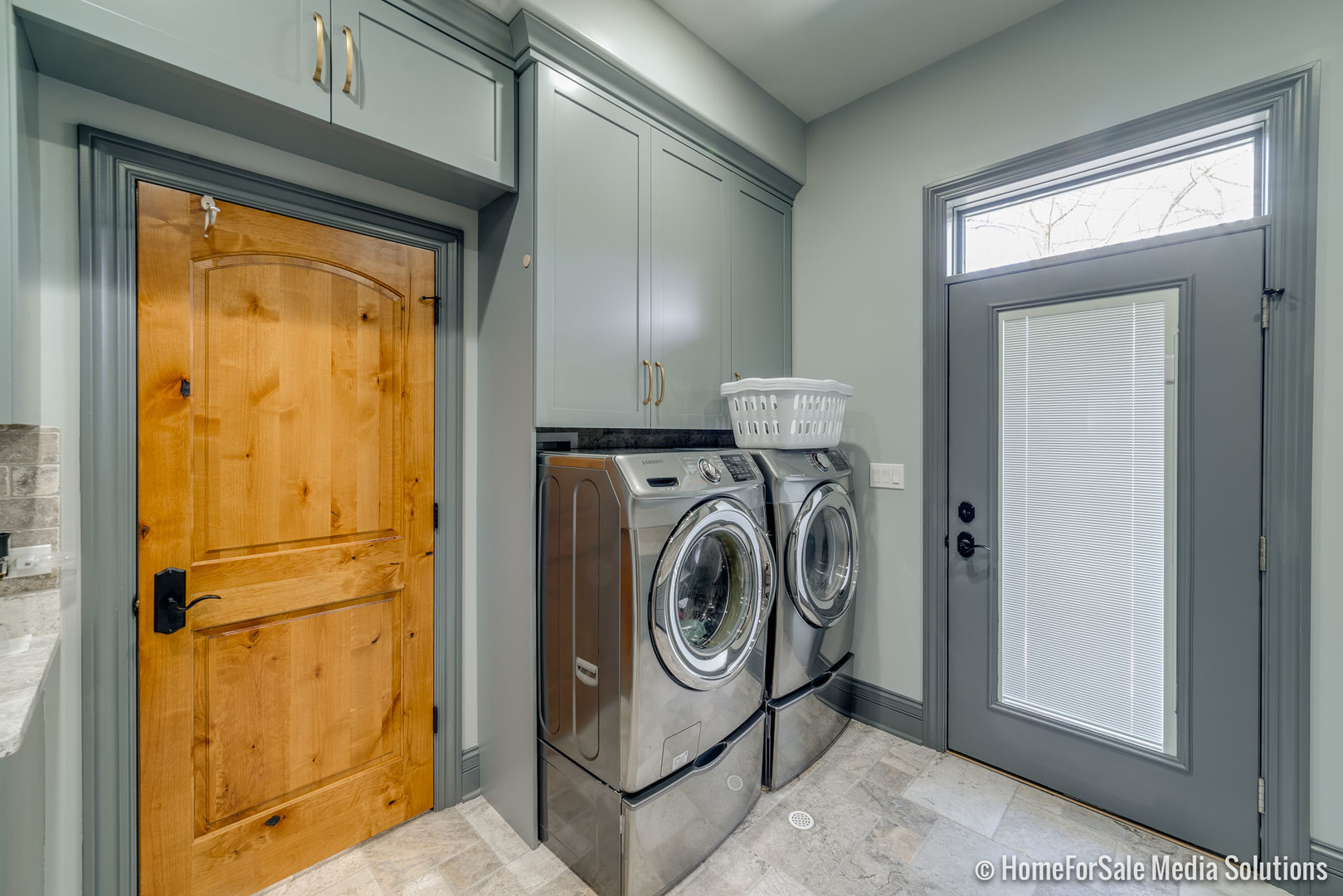 1051 Parkside Road Naperville, IL 60540 - Photo 12 of 52 a utility room with dryer and washer