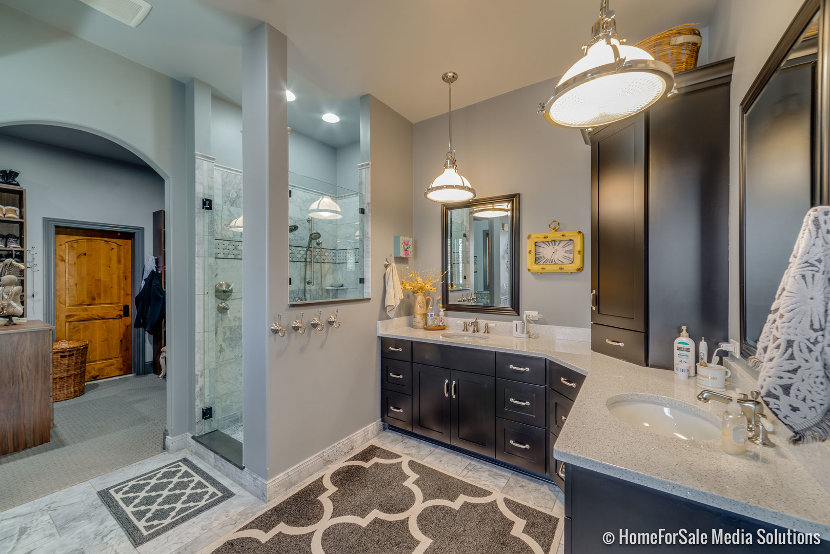 1051 Parkside Road Naperville, IL 60540 - Photo 33 of 52 a bathroom with double vanity and a mirror