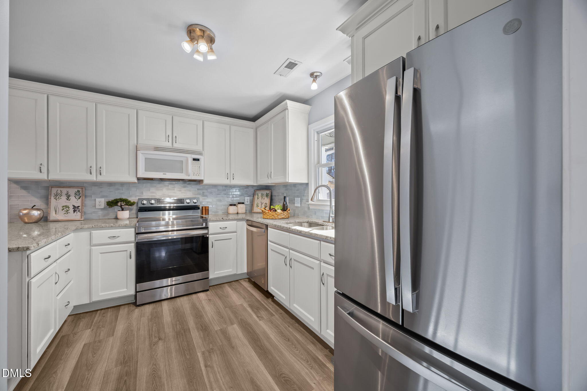 103 Inverness Court Cary, NC 27511 - Photo 4 of 17 12-web-or-mls-IMG_5939