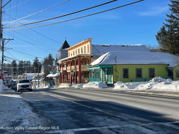 $399,000 | 25 Trailside Drive, Unit B10, Hunter, NY 12442