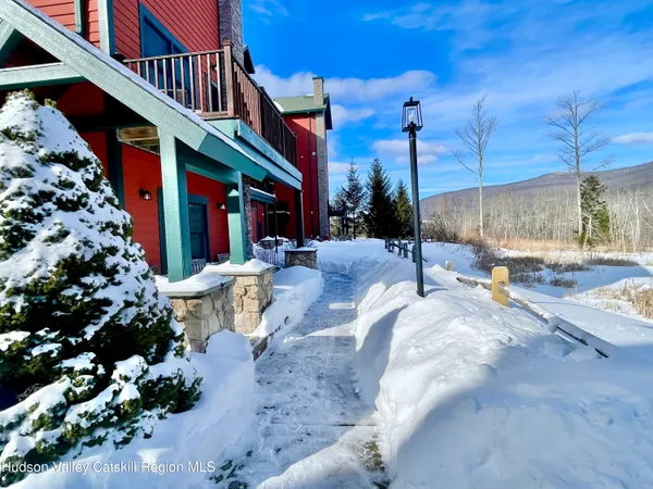 $399,000 | 25 Trailside Drive, Unit B10, Hunter, NY 12442