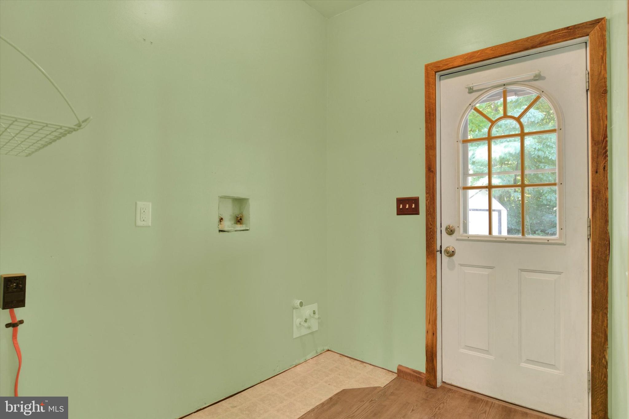 657 Woodburne Road Lewisberry, PA 17339 - Photo 22 of 39 Laundry Room