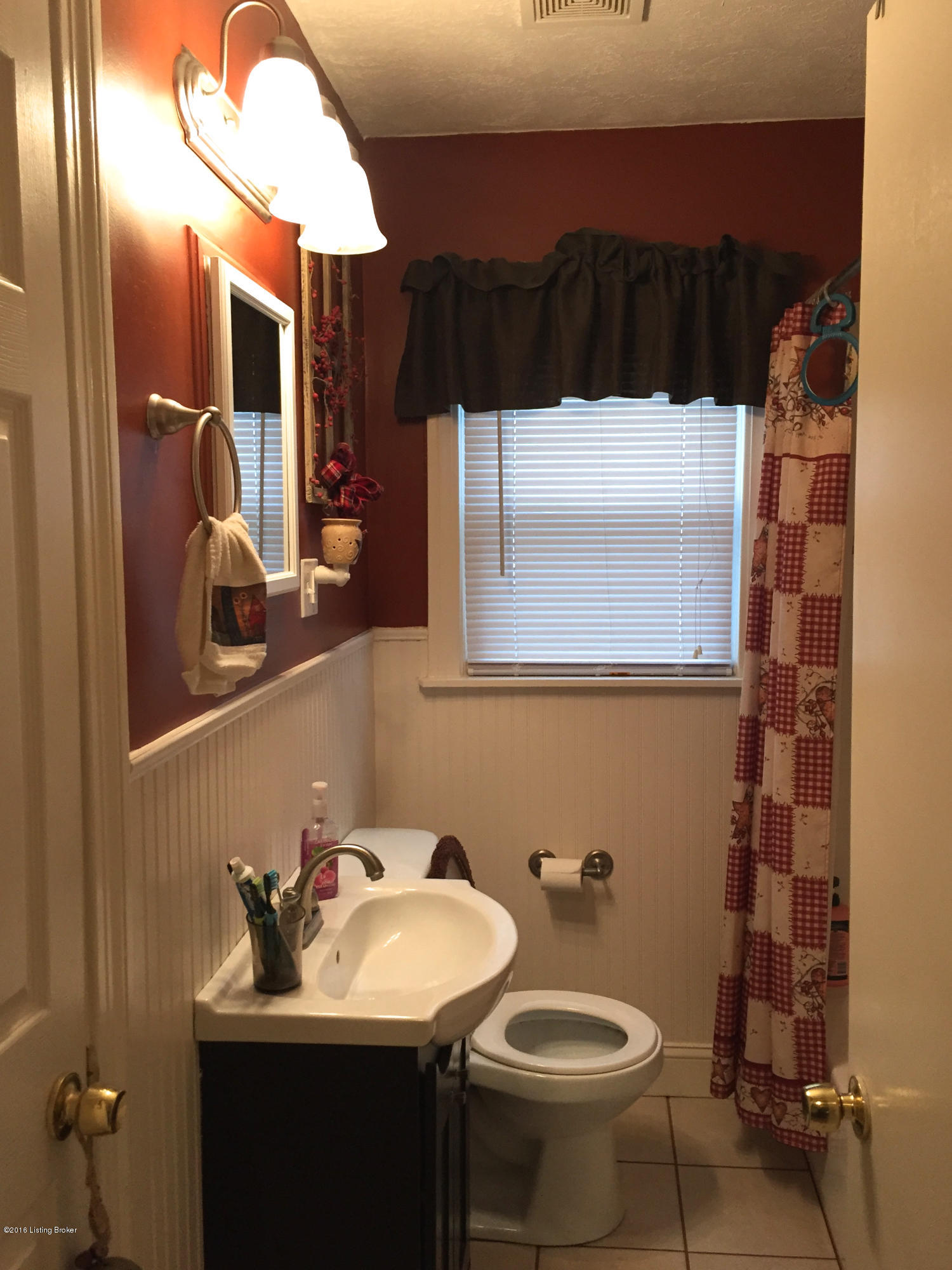 12608 Castle Road Louisville, KY 40272 - Photo 22 of 29 IMG_2329