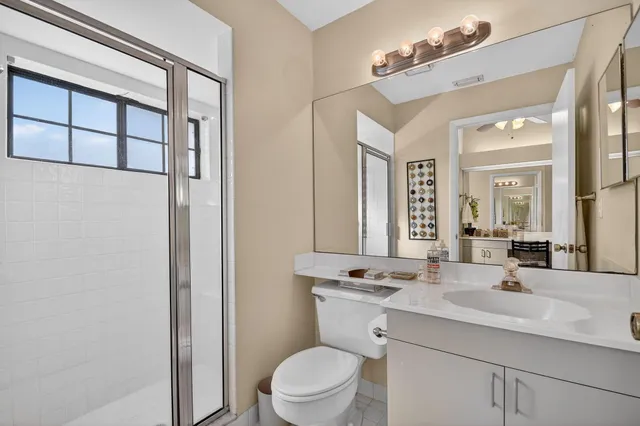 a view of a storage & utility room with washer and dryer
