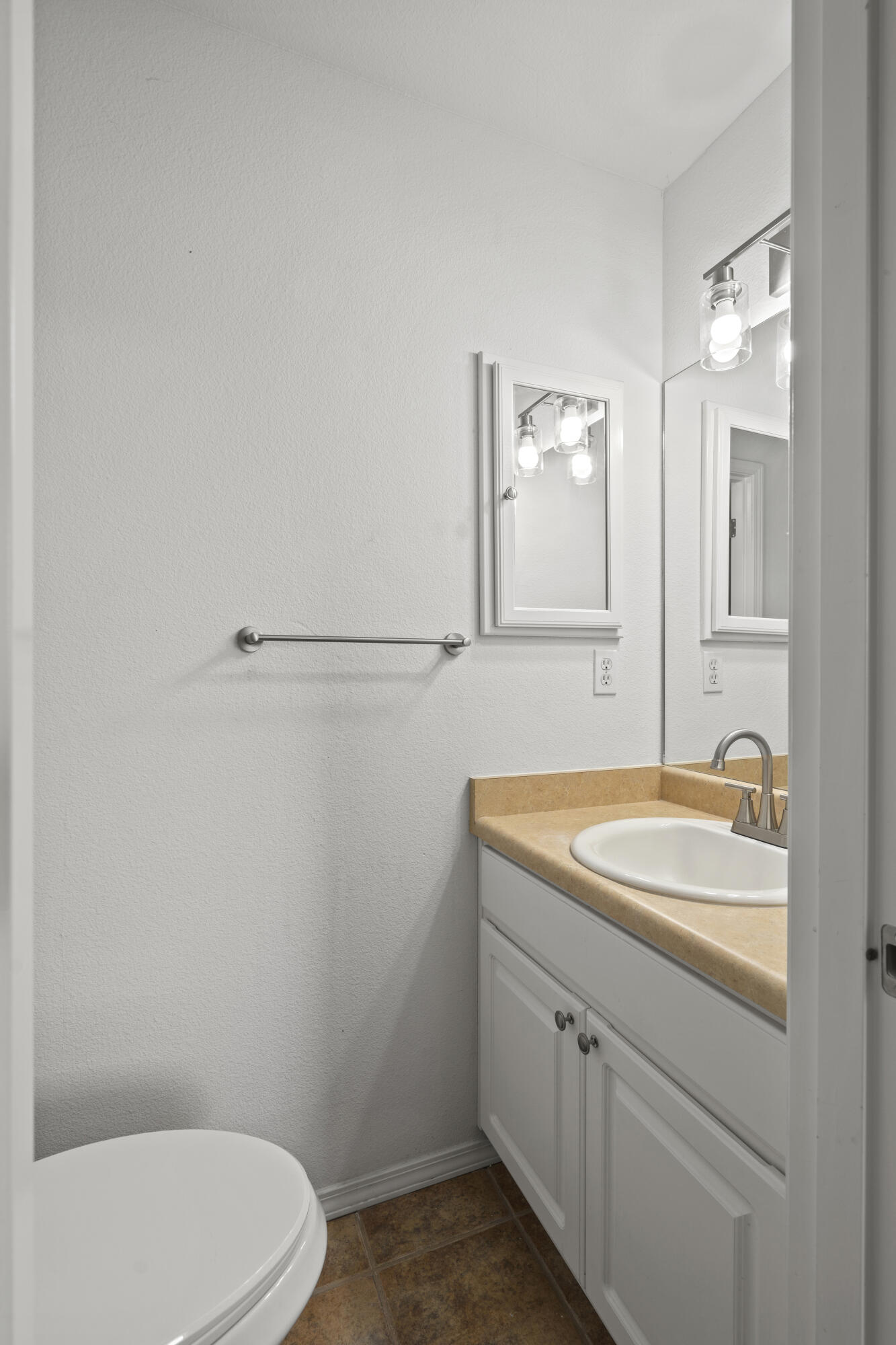 644 Shadow Way Central Point, OR 97502 - Photo 17 of 27 644 Shadow Way, Central Point - 17