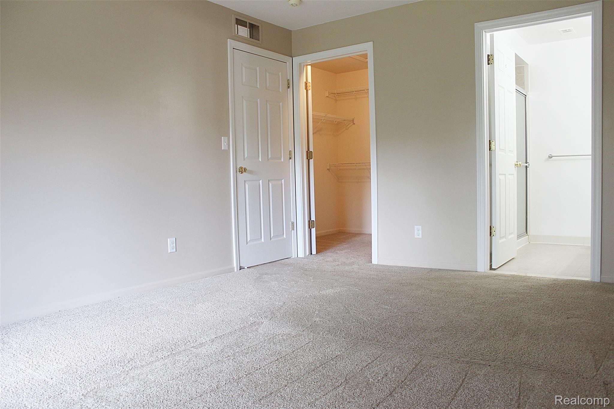 3689 Oakmonte Boulevard, Unit 17 Rochester, MI 48306 - Photo 20 of 31 017_HZP.jpg