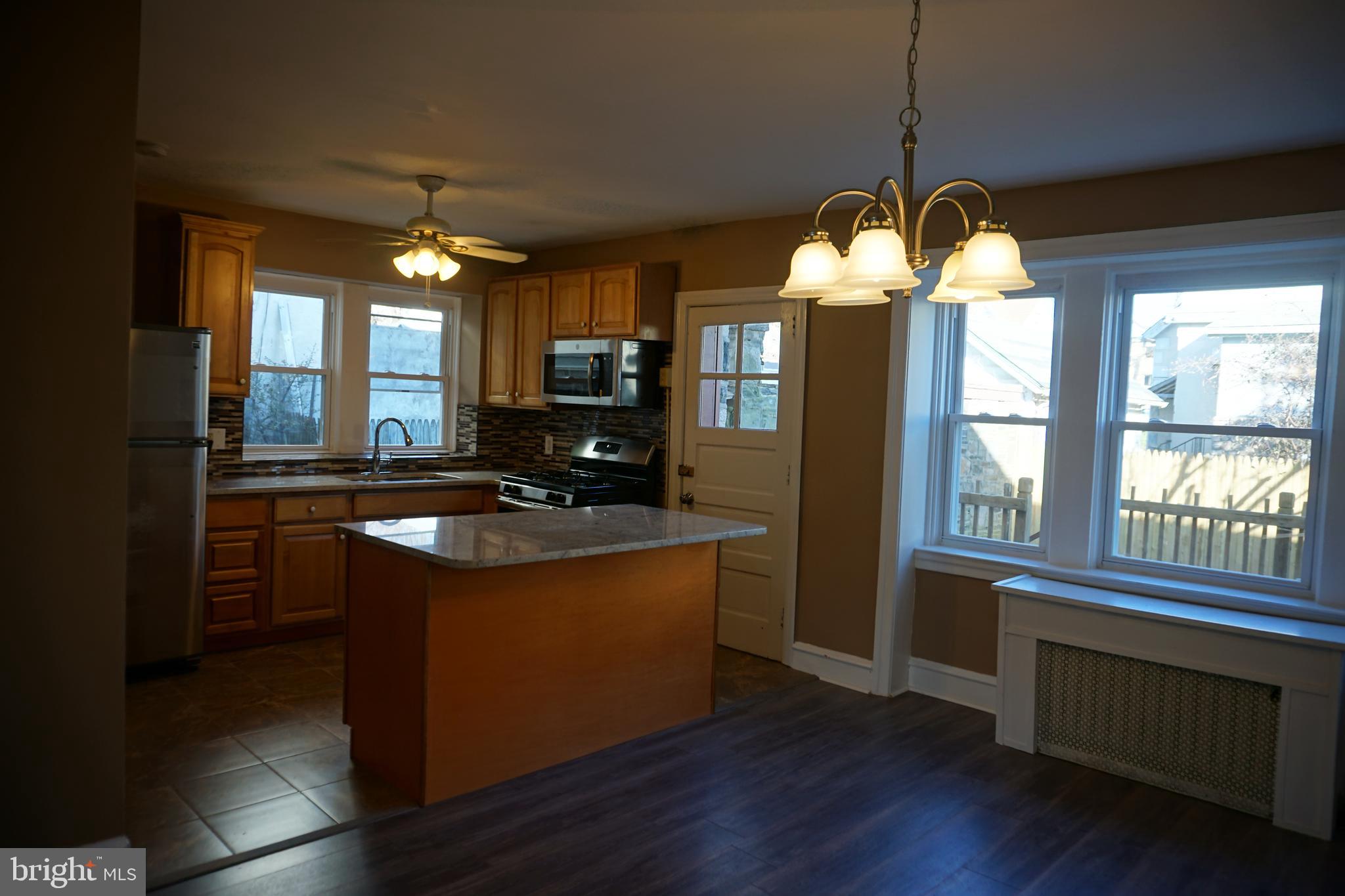 110 Crestview Road Upper Darby, PA 19082 - Photo 7 of 14 Dining Room & Kitchen