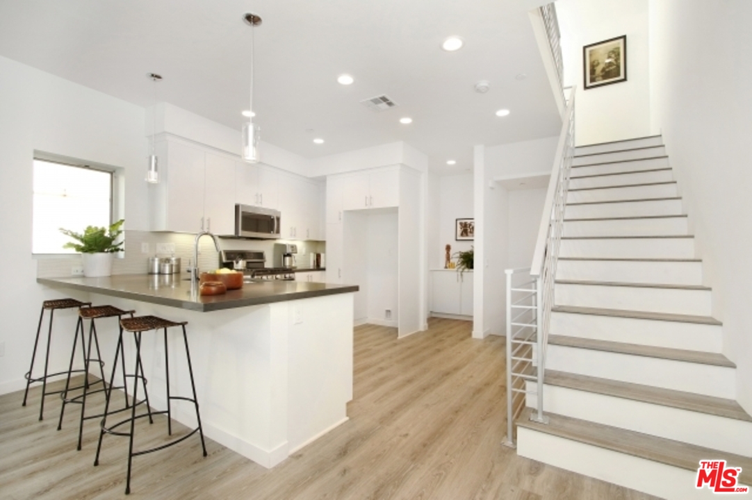 2222 Strata Lane Los Angeles, CA 90041 - Photo 19 of 37