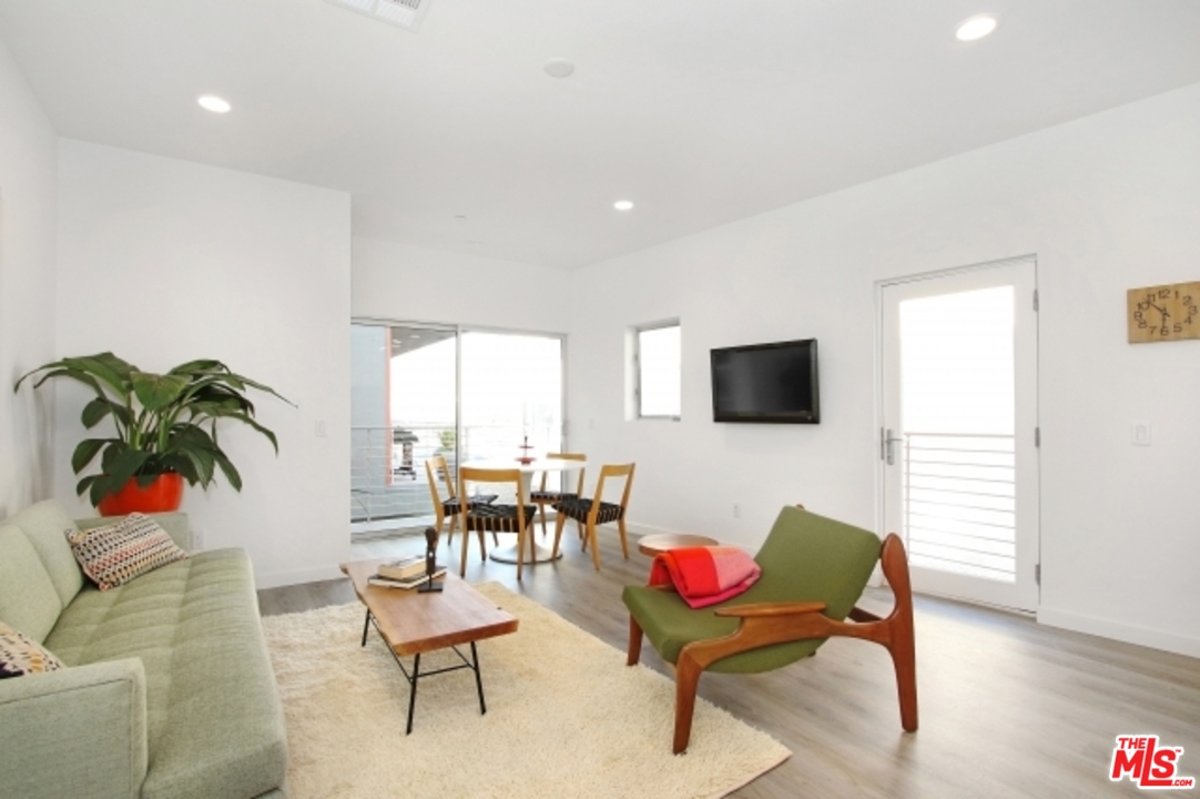 2222 Strata Lane Los Angeles, CA 90041 - Photo 22 of 37