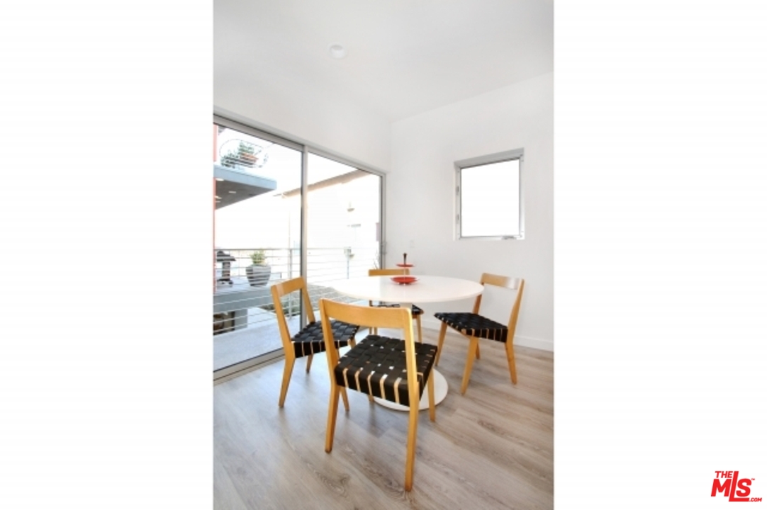 2222 Strata Lane Los Angeles, CA 90041 - Photo 26 of 37