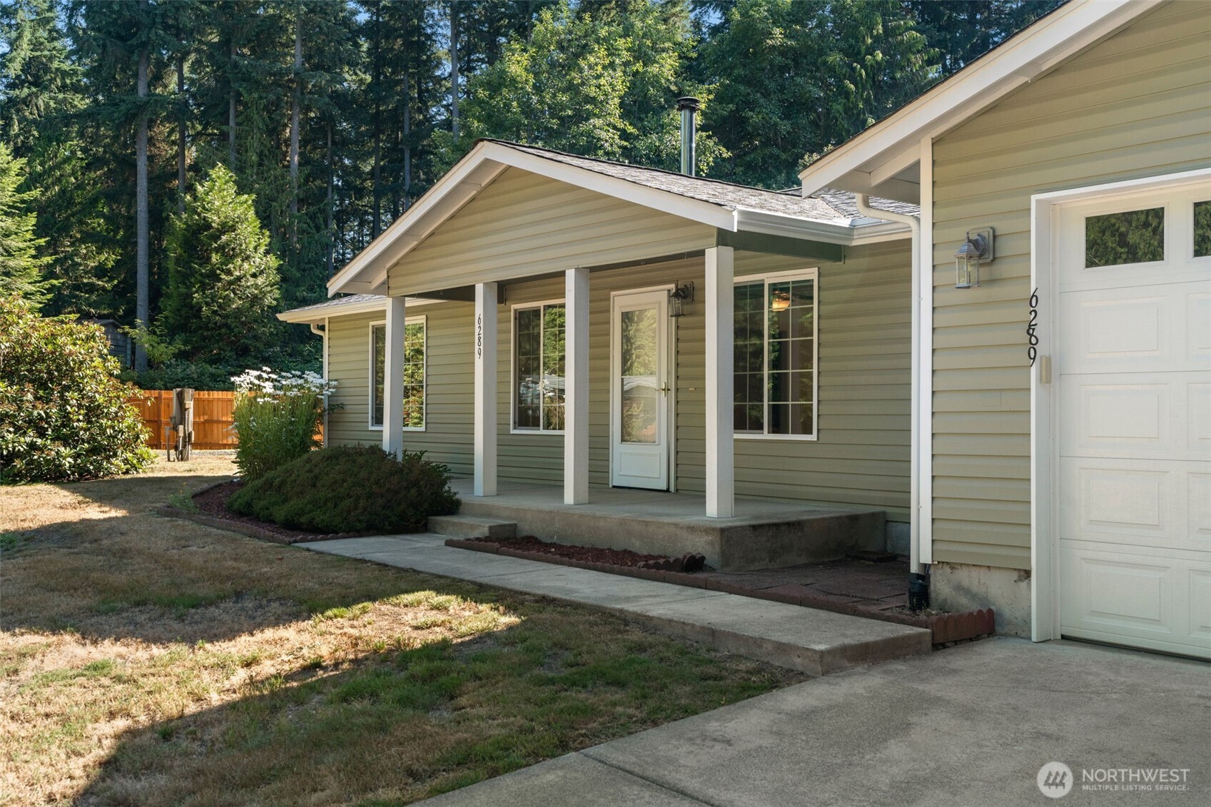 6289 Southeast King Road Port Orchard, WA 98367 - Photo 3 of 34 Gallery Image 3