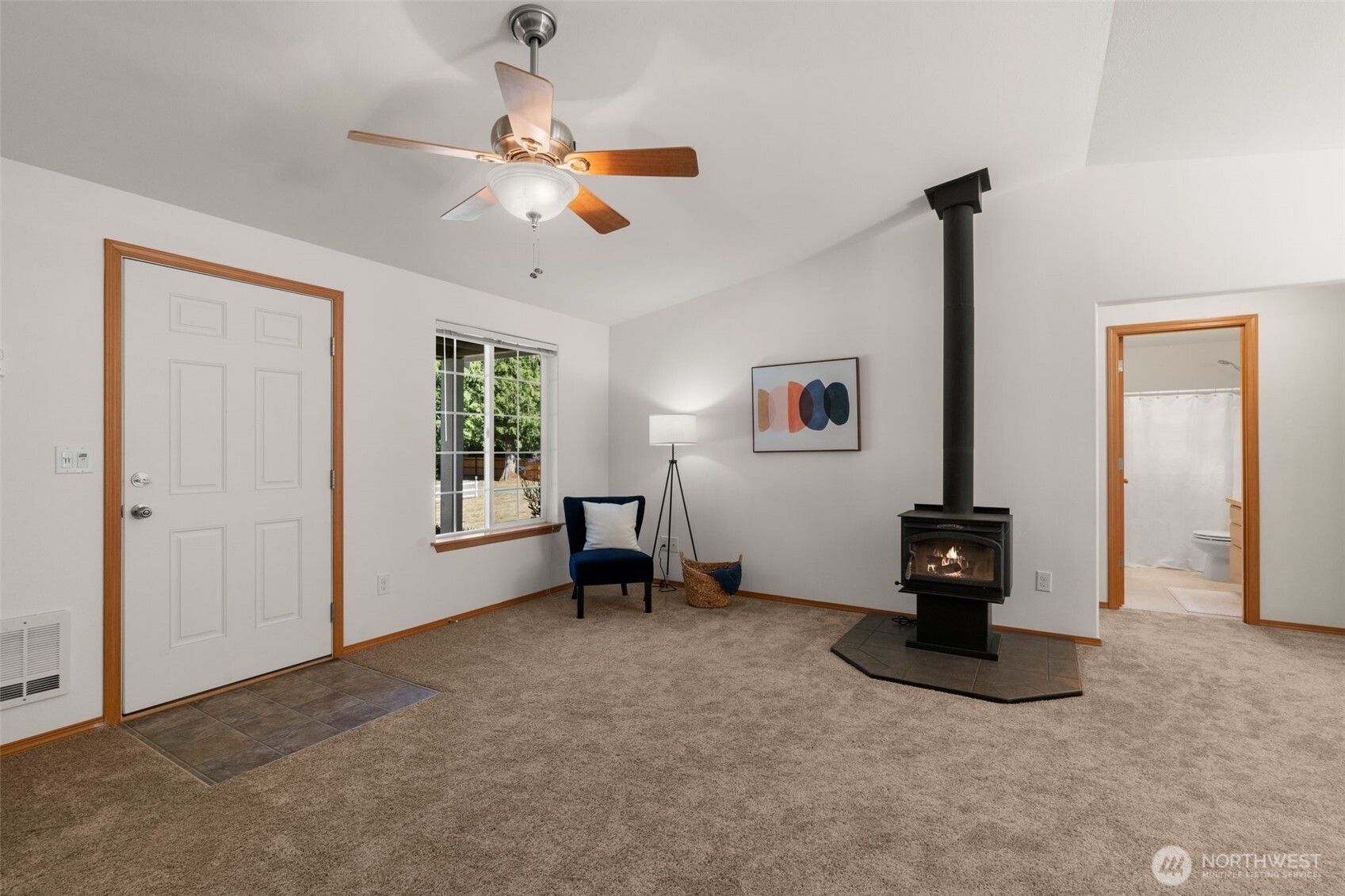 6289 Southeast King Road Port Orchard, WA 98367 - Photo 4 of 34 Gallery Image 4