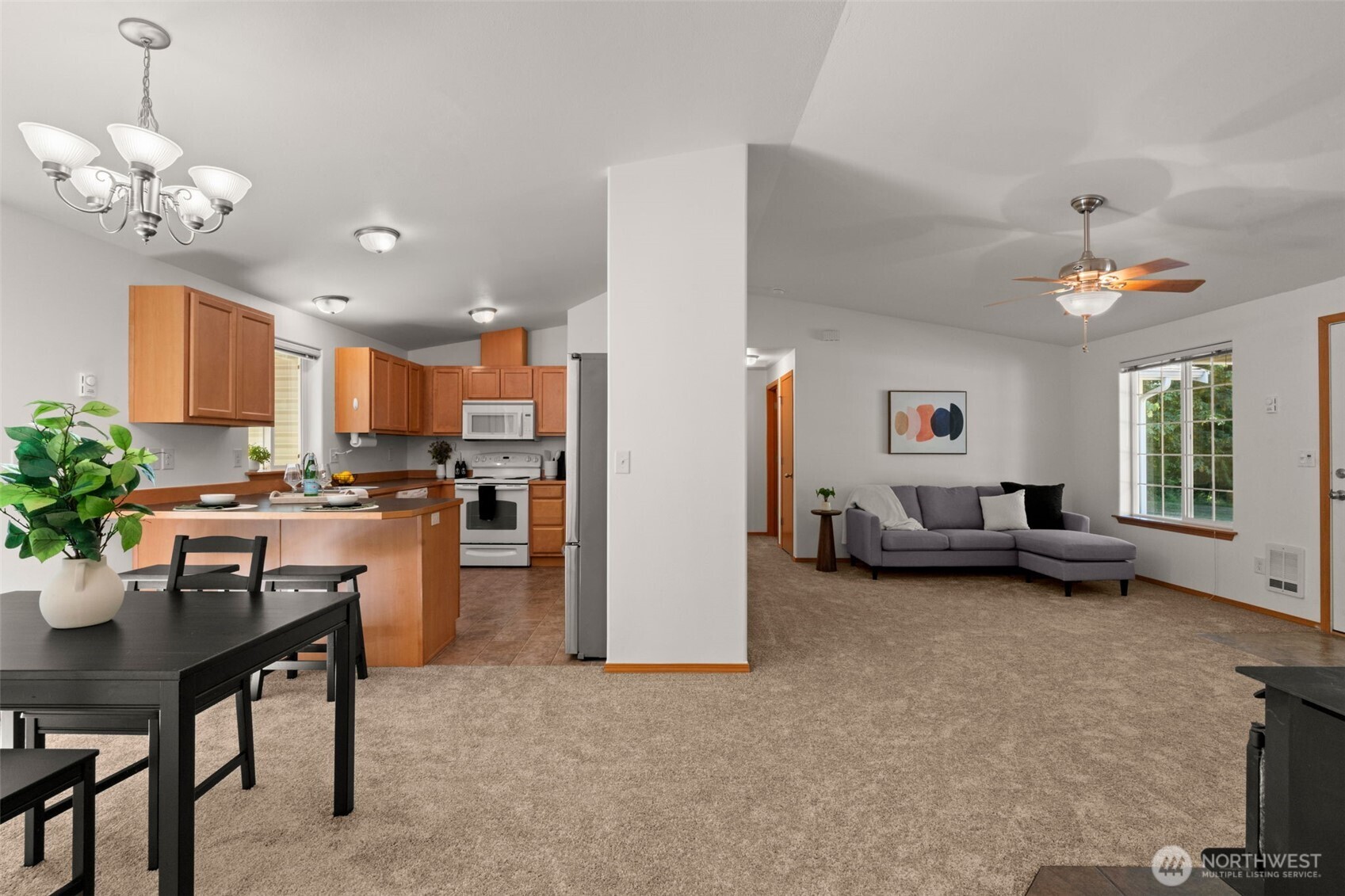 6289 Southeast King Road Port Orchard, WA 98367 - Photo 6 of 34 Gallery Image 6