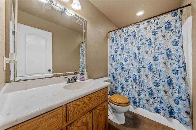 $900,000 | 455 Lcr 318, Mart, TX 76664