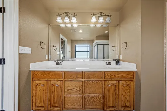 $900,000 | 455 Lcr 318, Mart, TX 76664