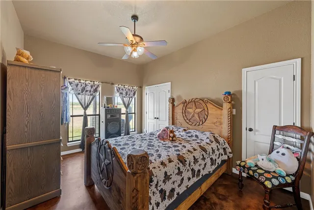 $900,000 | 455 Lcr 318, Mart, TX 76664