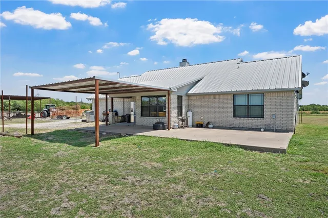 $900,000 | 455 Lcr 318, Mart, TX 76664