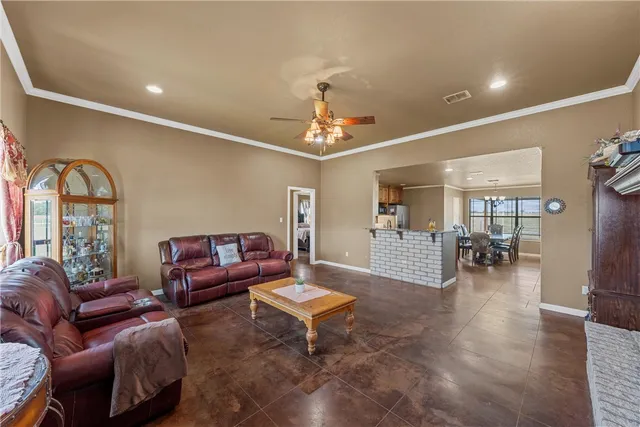 $900,000 | 455 Lcr 318, Mart, TX 76664