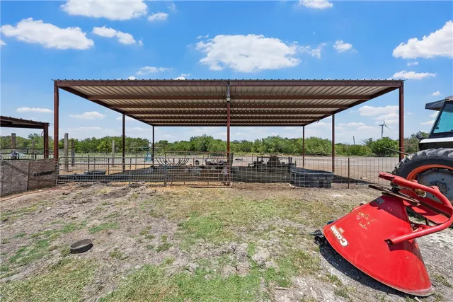 $900,000 | 455 Lcr 318, Mart, TX 76664