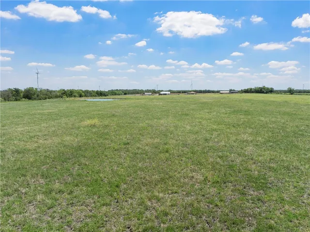 $900,000 | 455 Lcr 318, Mart, TX 76664