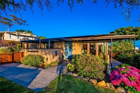 $3,250,000 | 1687 Temple Hills Drive, Laguna Beach, CA 92651