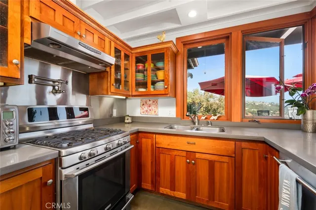 $3,250,000 | 1687 Temple Hills Drive, Laguna Beach, CA 92651